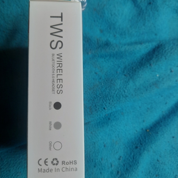 True Wireless Bluetooth ear buds - Picture 4 of 4